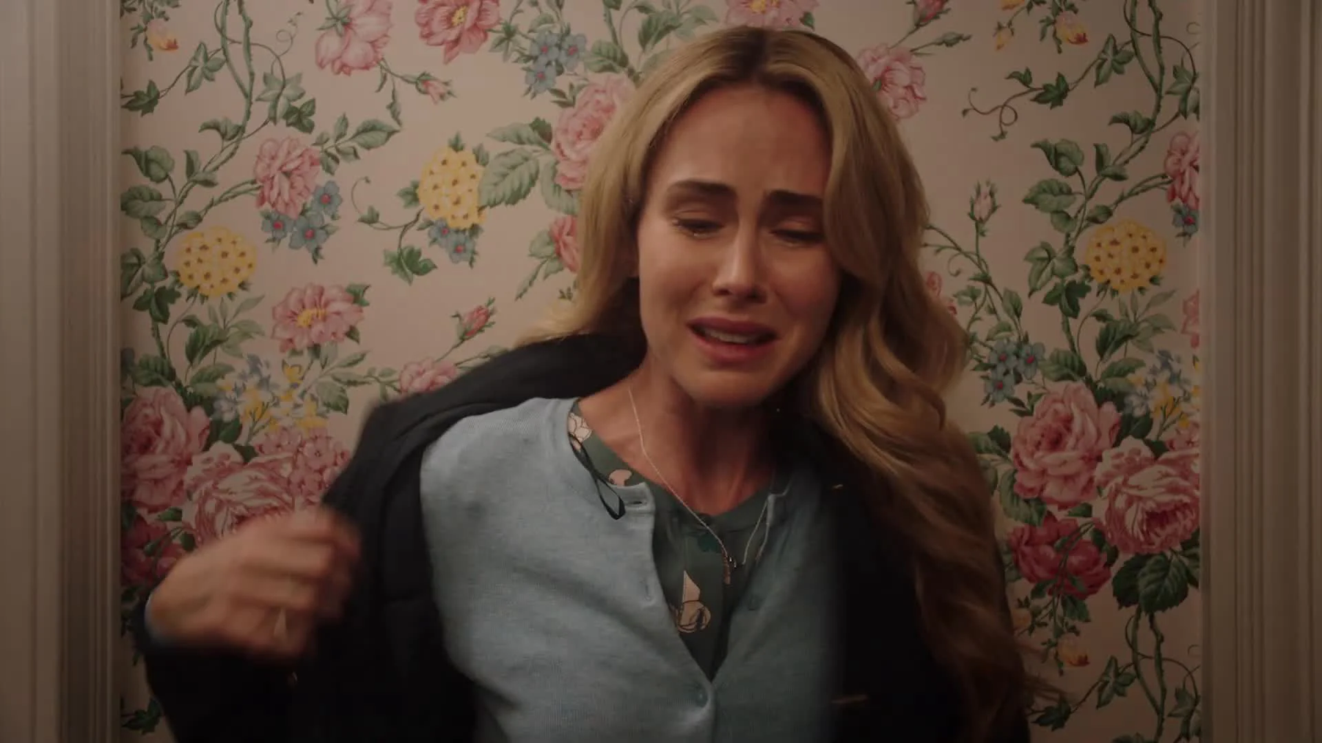 Bí Mật Bên Hồ Tập Full