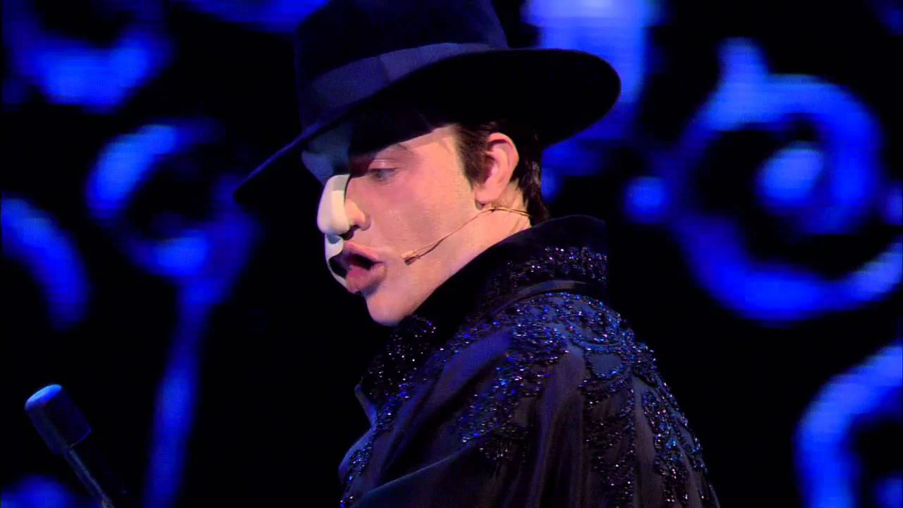 Bóng ma Nhà hát Tập Full