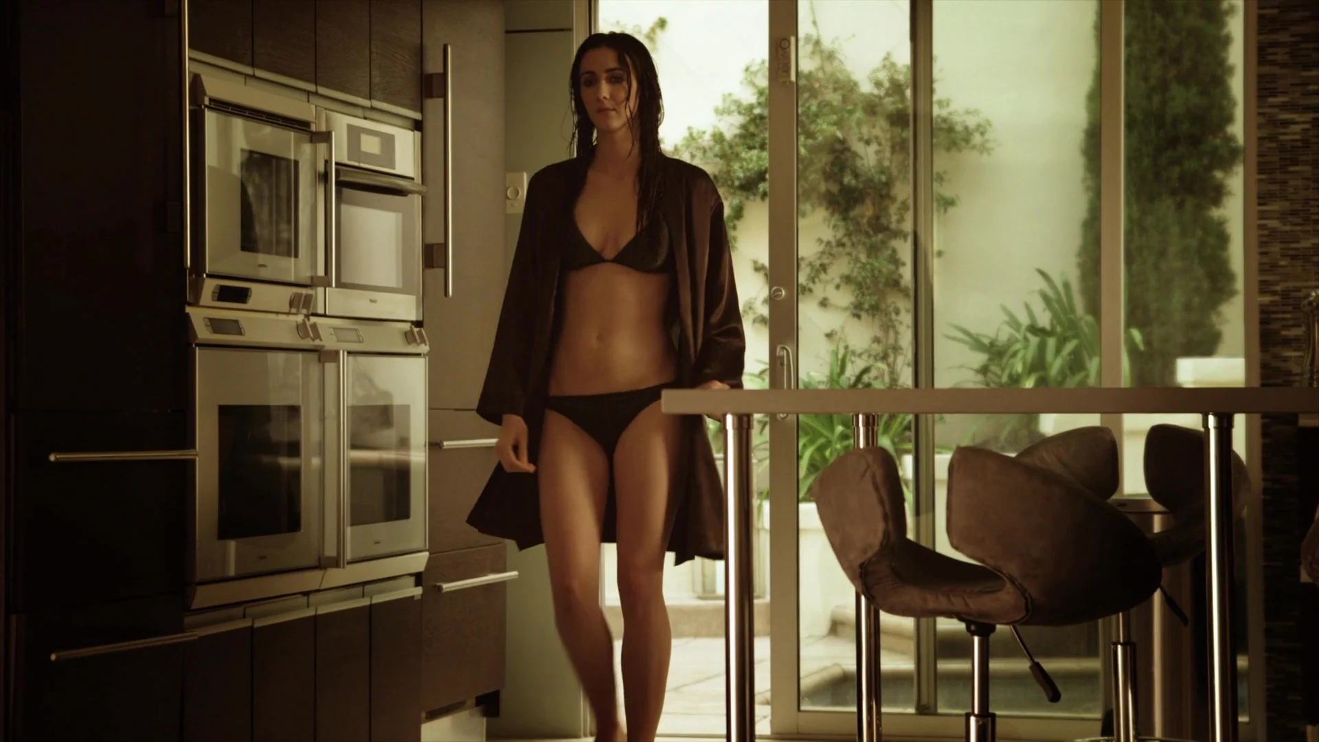 Breaking the Girls Tập Full