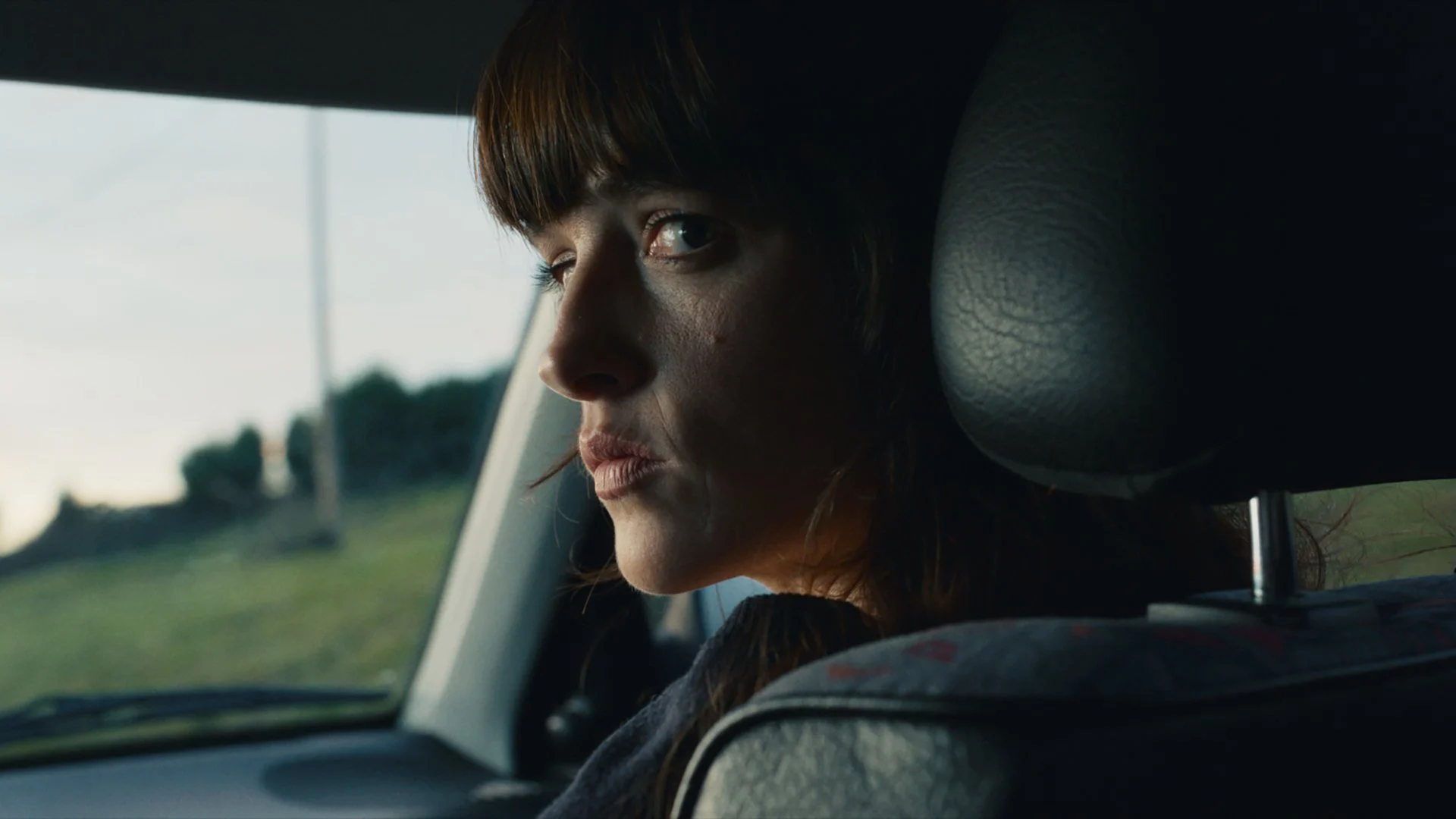 Bước Đi Trong Bóng Tối Tập Full