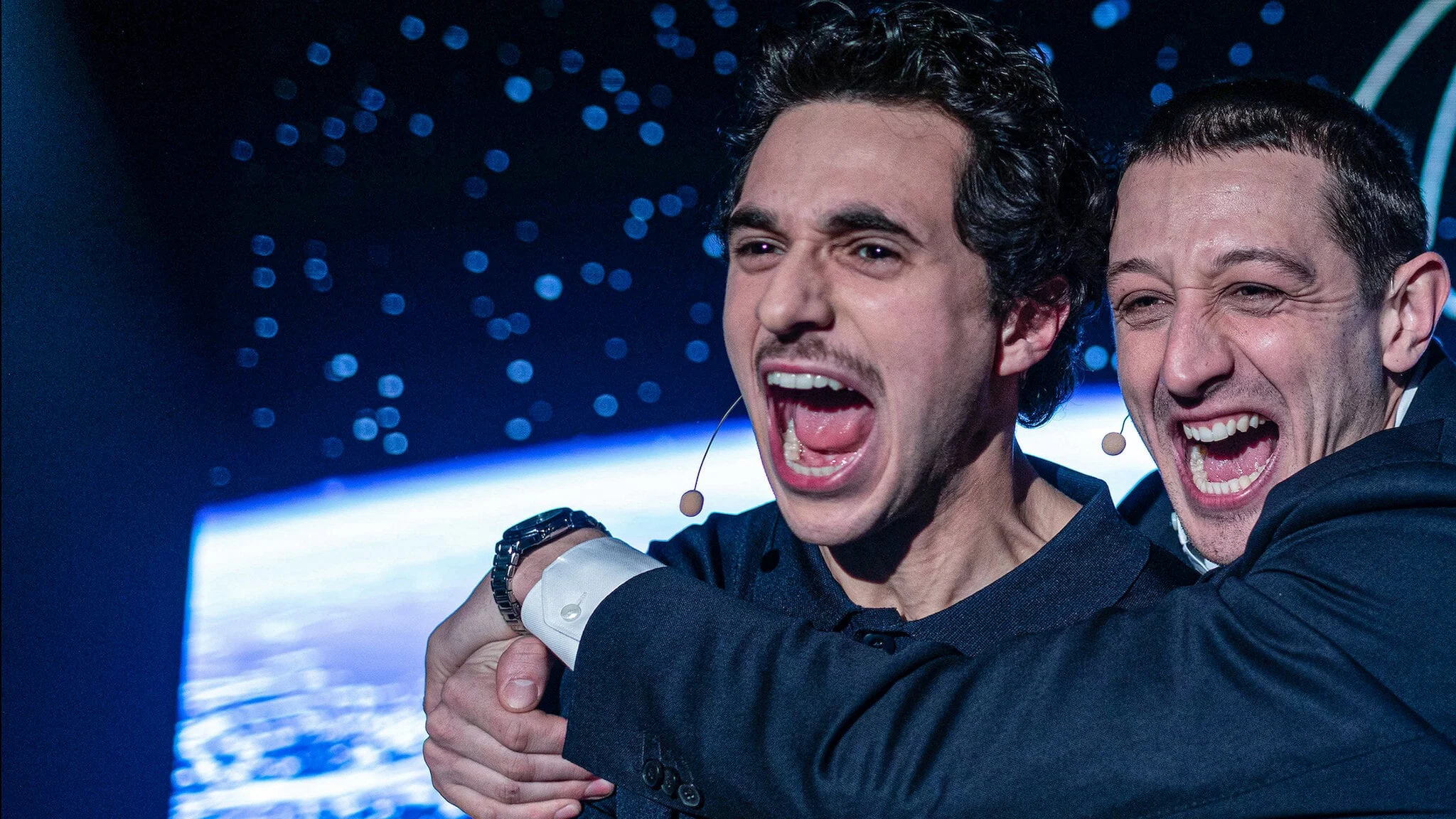 Cậu Bé Tiền Điện Tử Tập Full