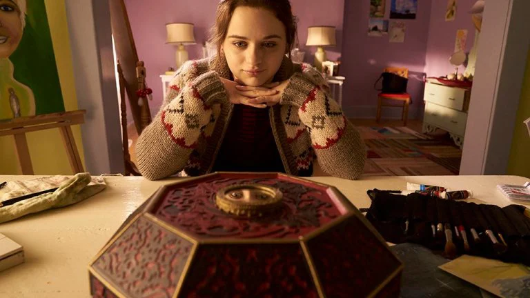 Chiếc Hộp Ma Quái Tập Full