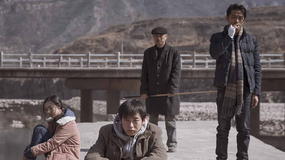 Chú Voi Ngồi Im Trên Đất Tập Full