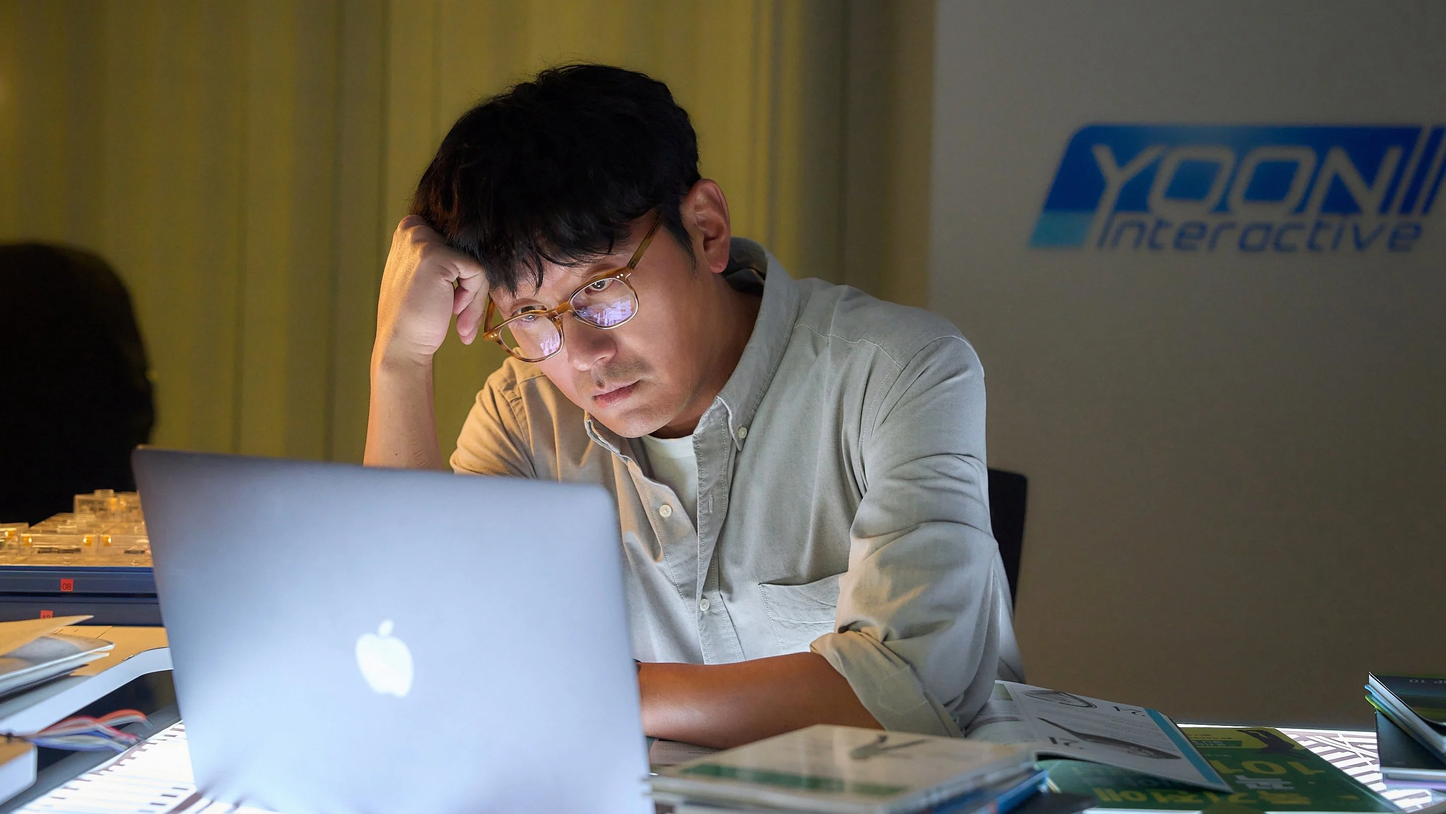 Đầu Xuôi Đuôi Đút Lót Tập Full