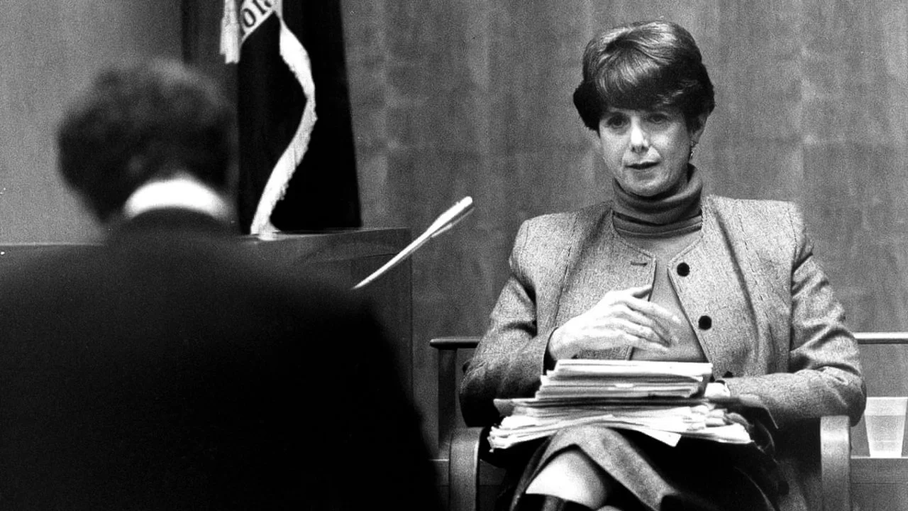 Điên, Không Mất Trí Tập Full