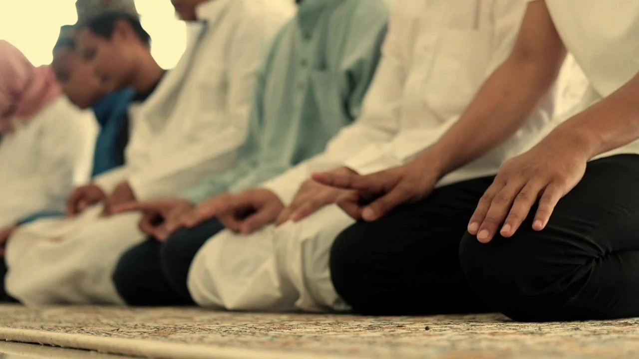 Dưới Trăng Lưỡi Liềm Tập Full