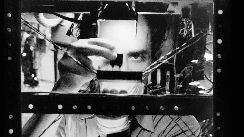 Hằng Số Pi: Tìm Kiếm Niềm Tin Trong Sự Hỗn Loạn Tập Full