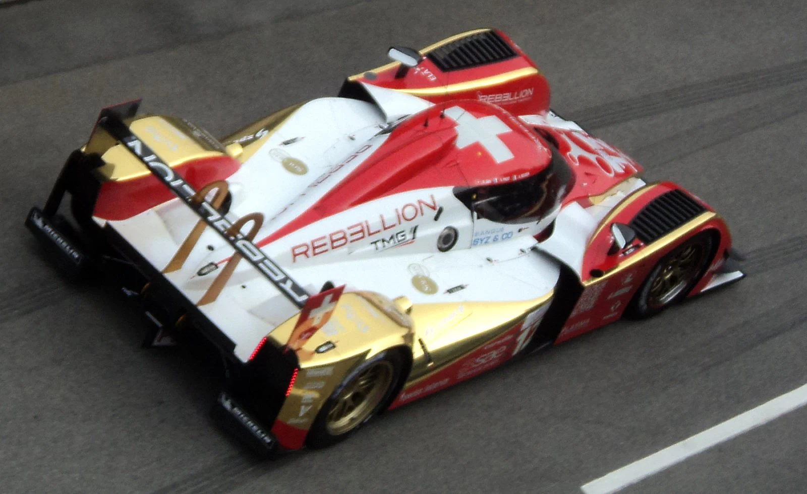 Hòn Đảo Bất Khuất Tập Full