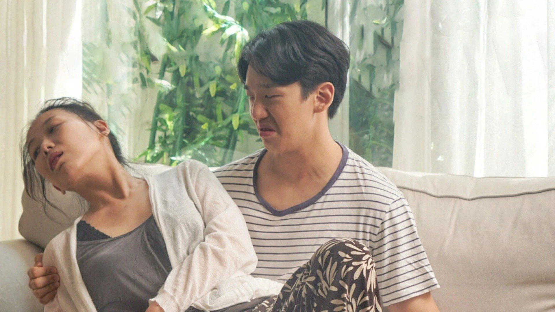 Kẻ thù gặp nhau ở phòng khách của chúng tôi Tập Full