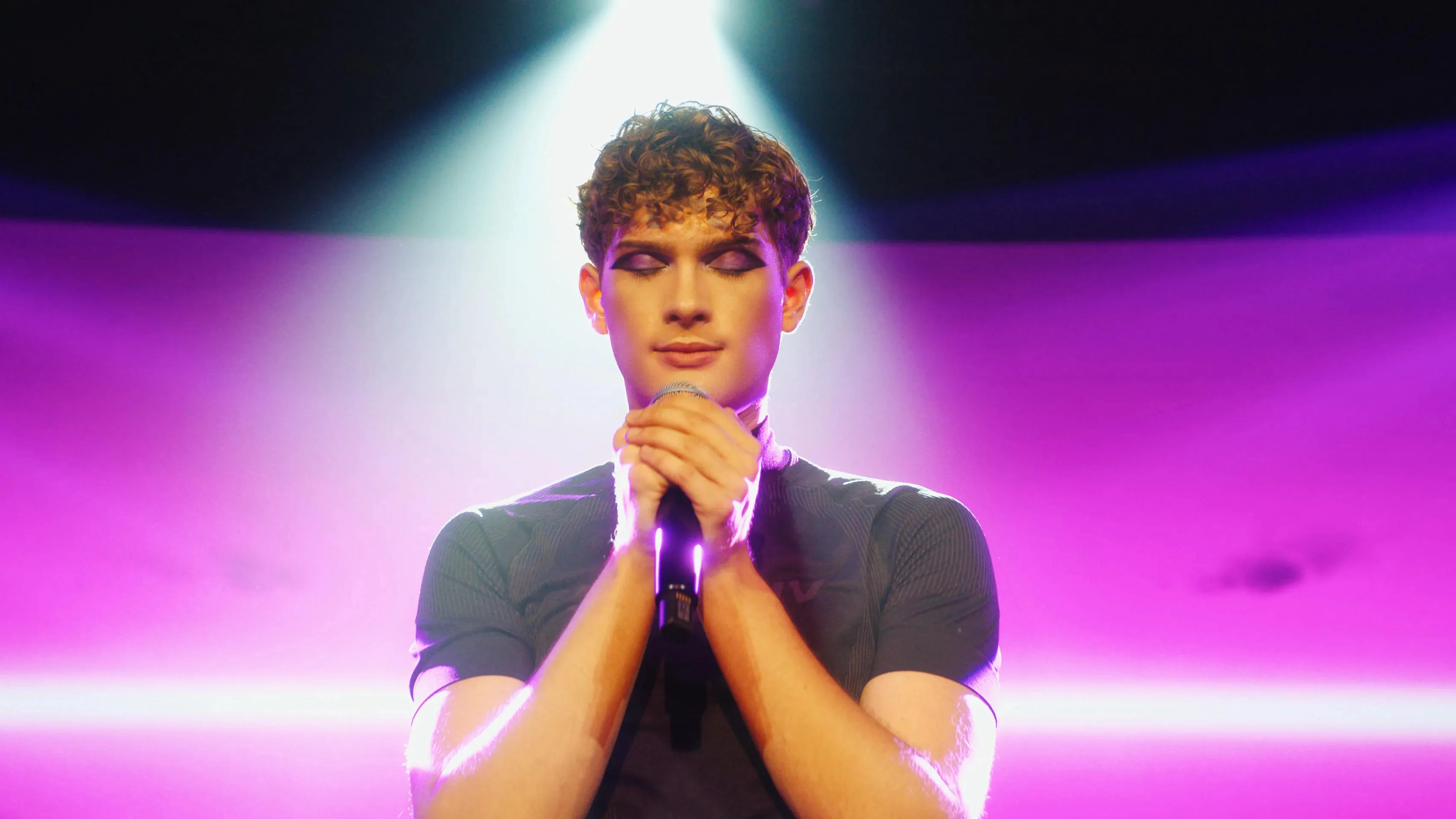 Leo Reich Ai Thèm Quan Tâm Chứ? Tập Full