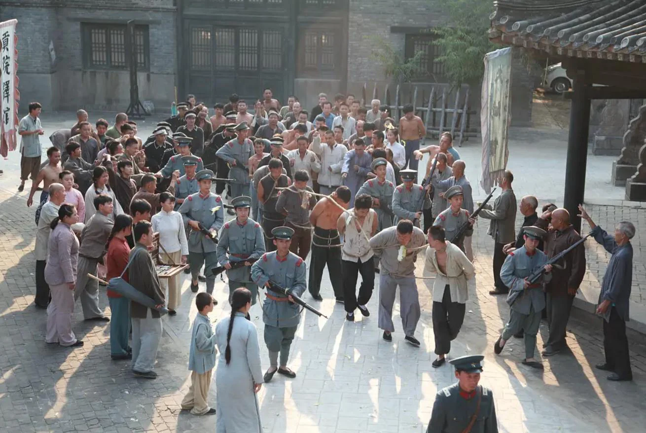 Mặt dưới Tập Full