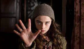 Molly Và Quyển Sách Thôi Miên Tập Full