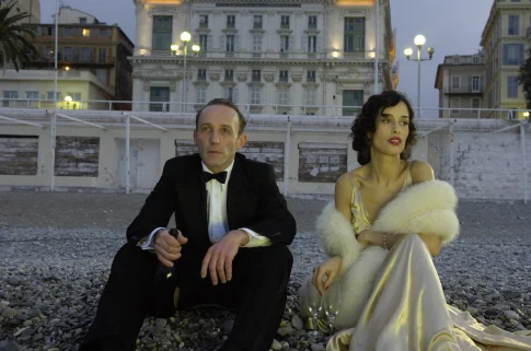 Những Kẻ Làm Bạc Giả Tập Full