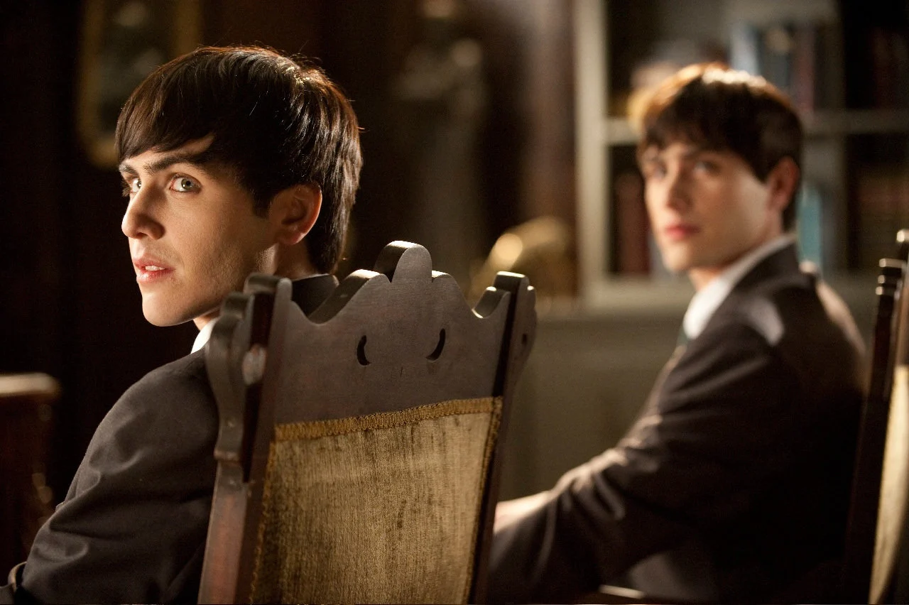 Seconds Apart Tập Full