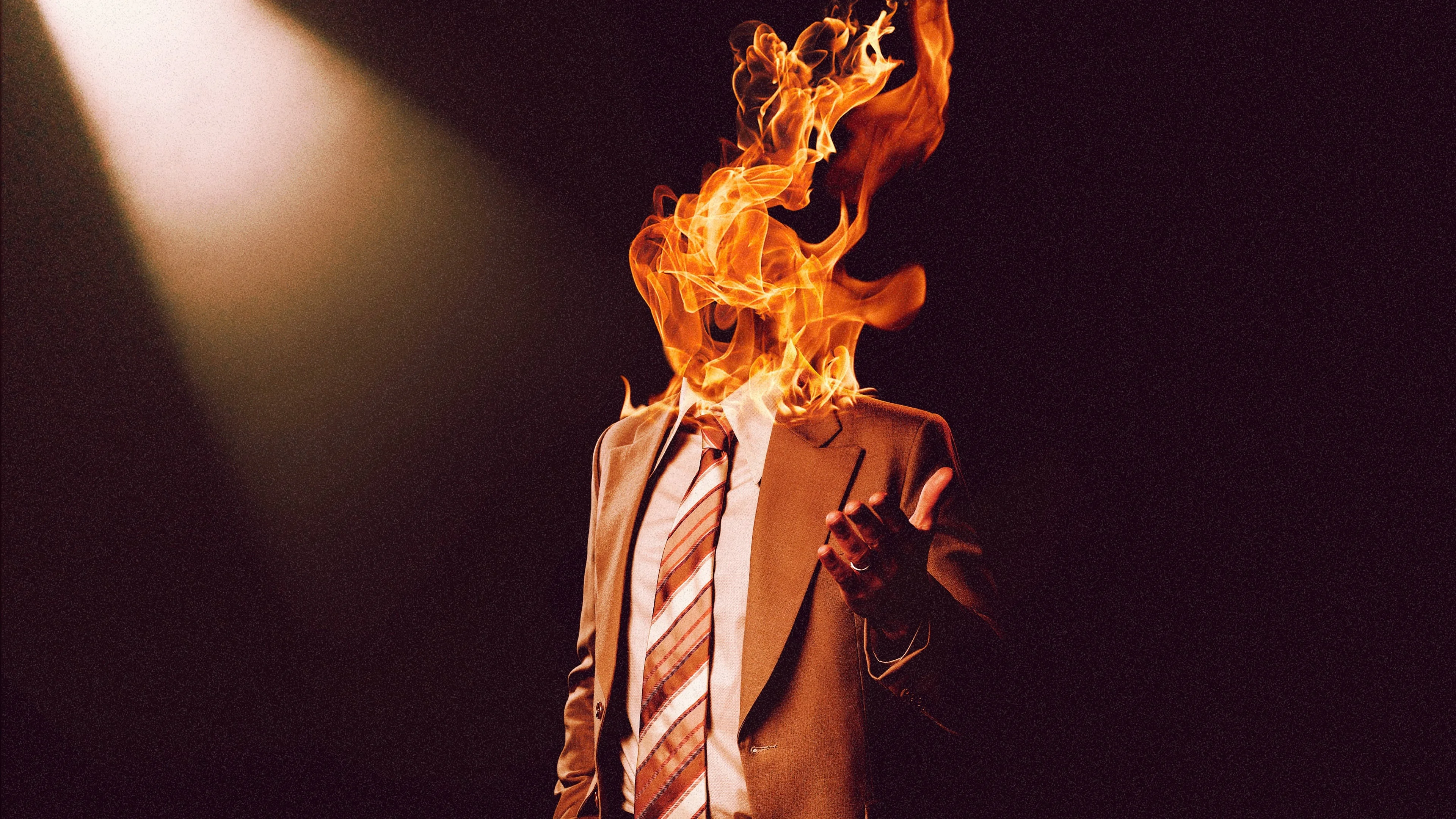 Trò Chuyện Đêm Khuya Với Quỷ Dữ Tập Full