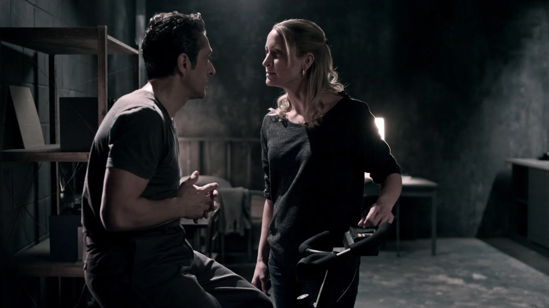 Tù Nhân Bí Ẩn Tập Full