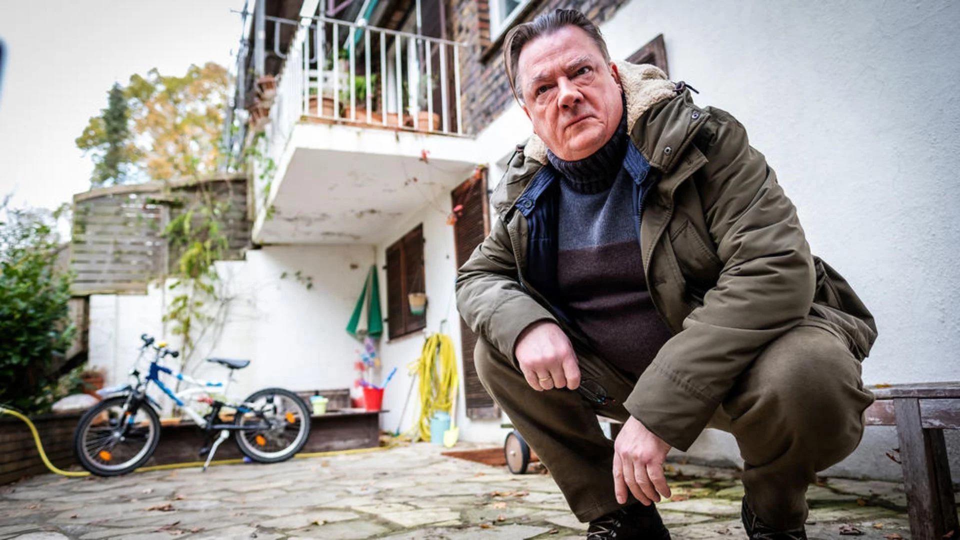 Nhìn Xuống Vực Thẳm Tập Full