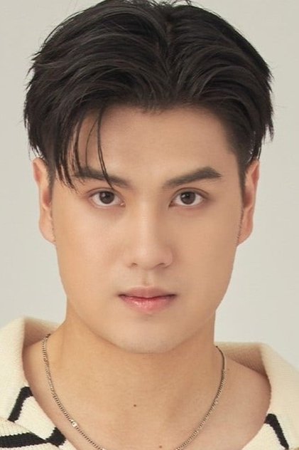 ณฐริศร์ วรกรเลิศสิทธิ์